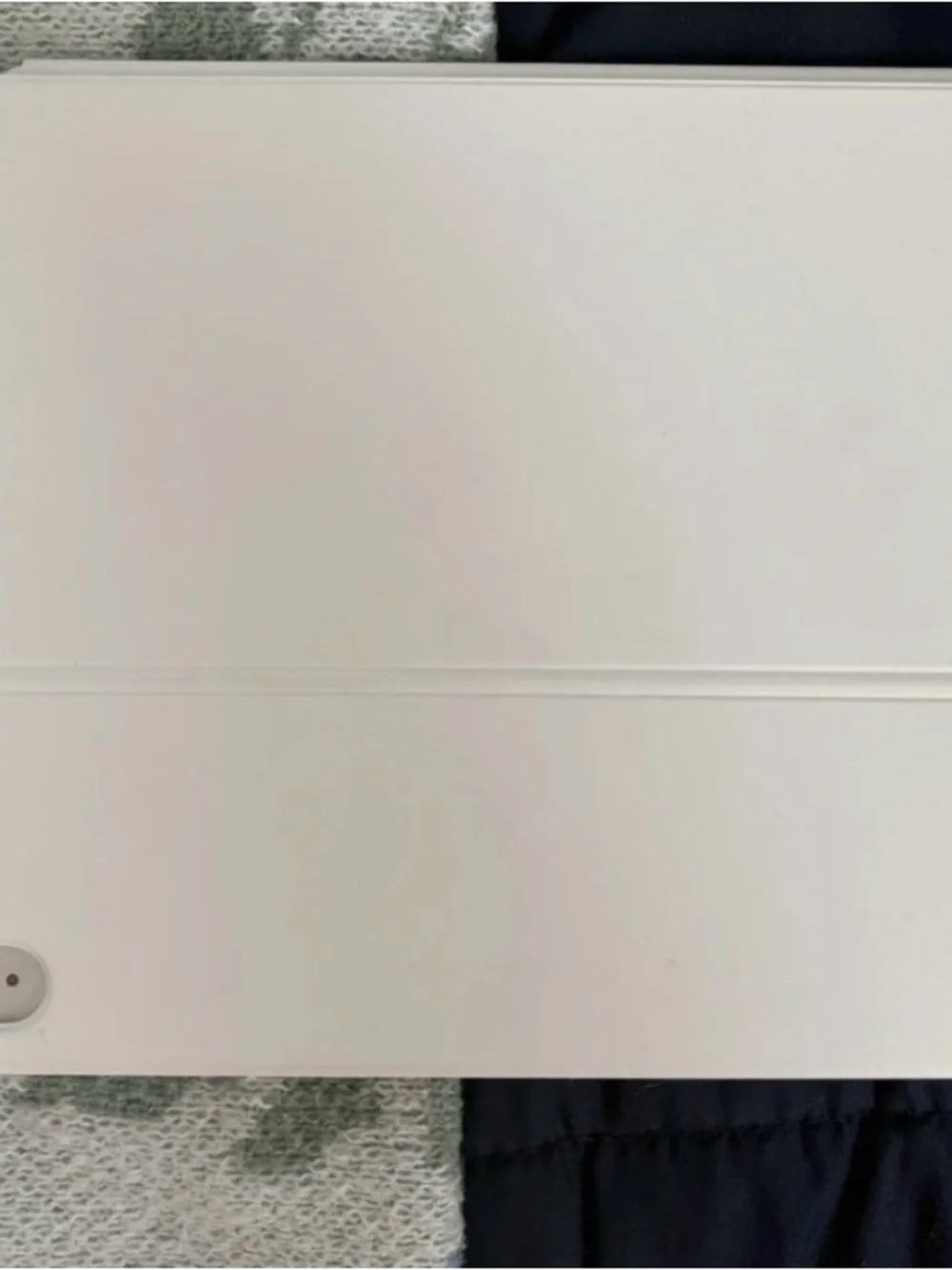 Apple iPad 16 with White magic Keyboard and Apple Pencil